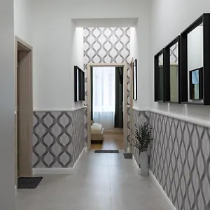https://holidays-courtyard.inbudapesthotels.com